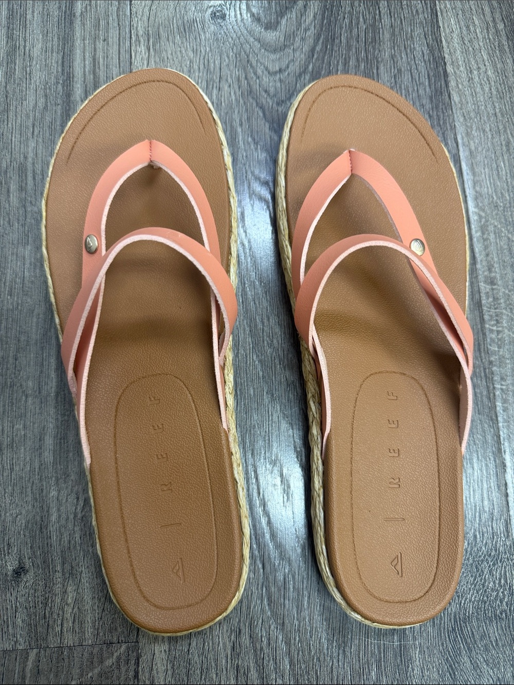 NWOT Reef Women’s Tan Footbed Sandals with Coral Pink Straps